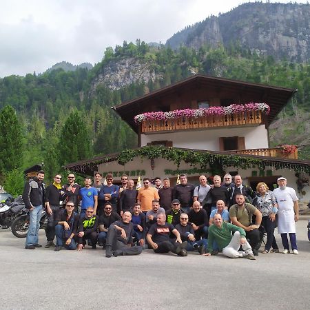 Affittacamere Pizzeria Marmolada Rocca Pietore Exteriör bild