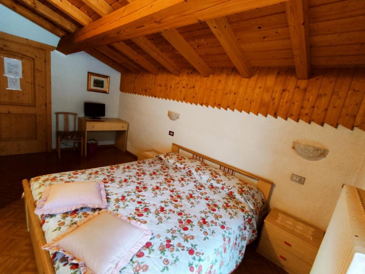 Affittacamere Pizzeria Marmolada Rocca Pietore Exteriör bild